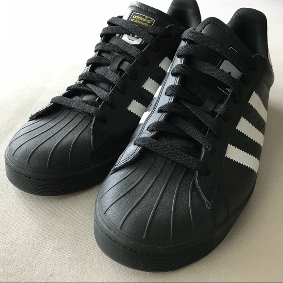 adidas clamshell